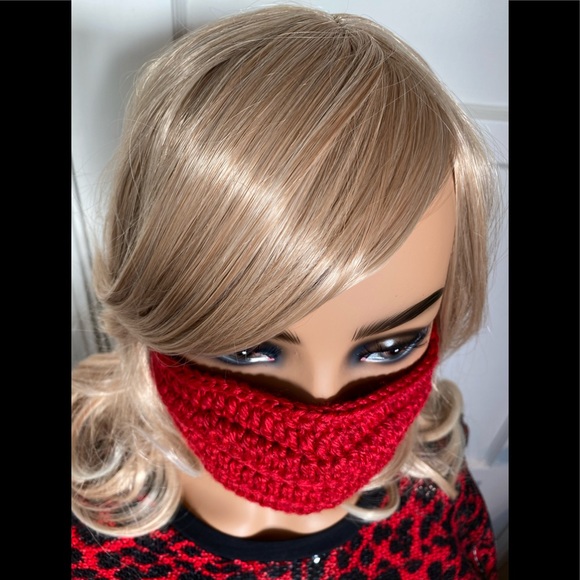 Hand-knitted Face Mask - Picture 4 of 11